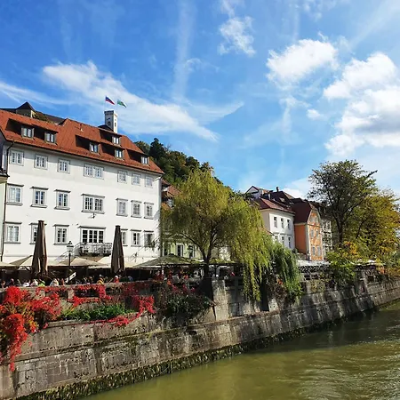 דירה Riverside Elegance לובליאנה