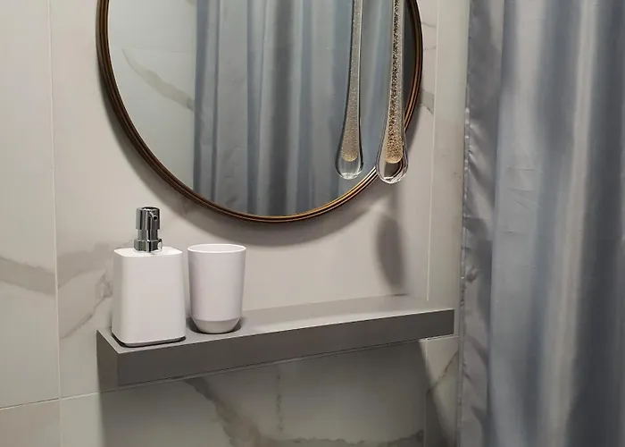 דירה Riverside Elegance *