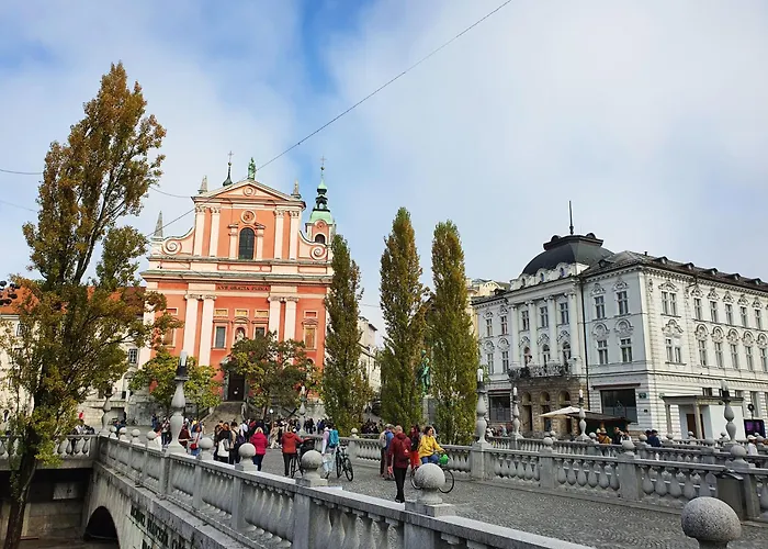Appartement Riverside Elegance *