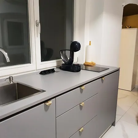 Riverside Elegance Daire Ljubljana